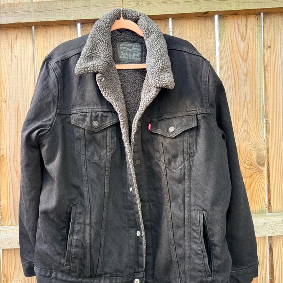 Levi's Sherpa Lined Jacket with Black and Gray - Picture 2 of 6